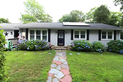 96 Goodhue Ave 1