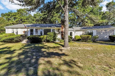 686 Queen Anne Rd 1