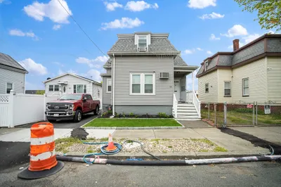 53 Astor St