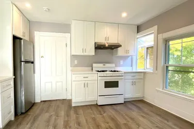 114 White St #3