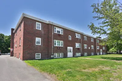 141 Willard St #8 1