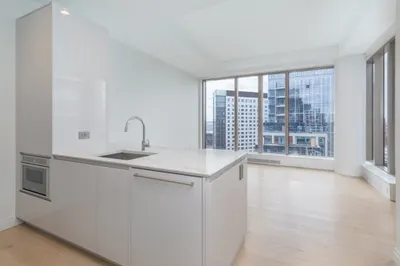 133 Seaport Blvd #919 1