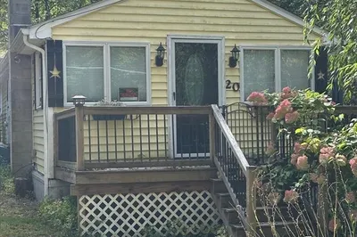 20 Athens Ave 1