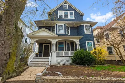 11 Gaylord St #2 1