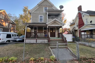34 Wellesley St