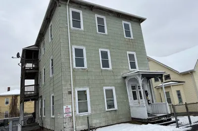 76 Perry Ave 1
