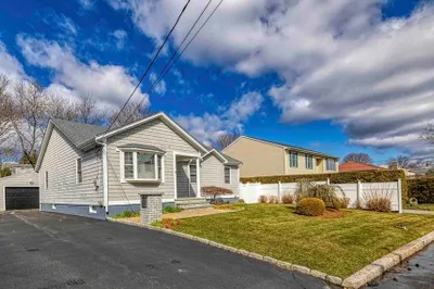 213 Boyden St 1