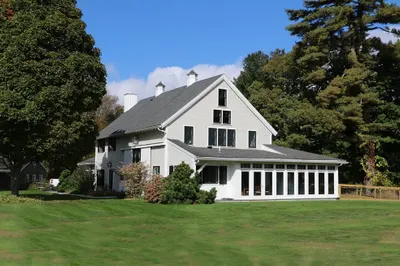 643 Bay Road 1