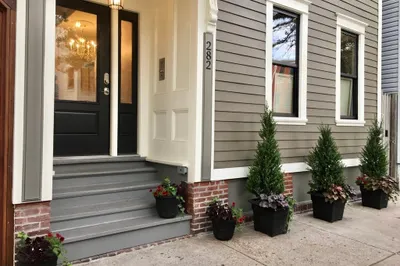282 Chelsea Street #1