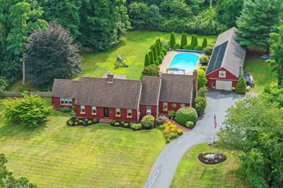 355 Snipatuit Rd 1