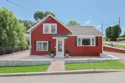 38 Gibbons St