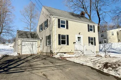 342 Elm St 1