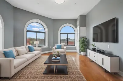 7 Main St #205