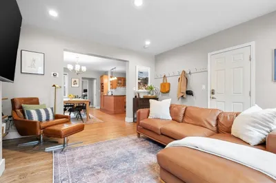 121 F St #1