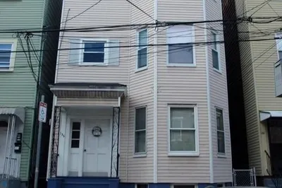 136 Saratoga St #2