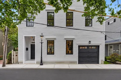8 Lawrence St 1