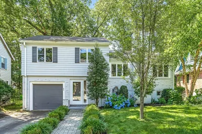 44 Rowena Rd