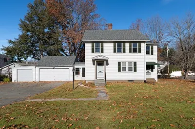 908 Bridge Rd 1