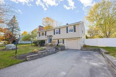 31 King Philip Rd