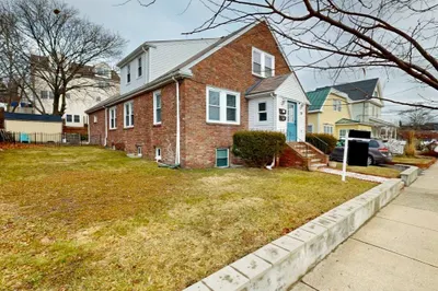70 Shirley Street 1