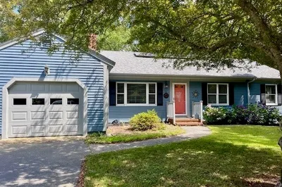 33 Easterly Dr 1