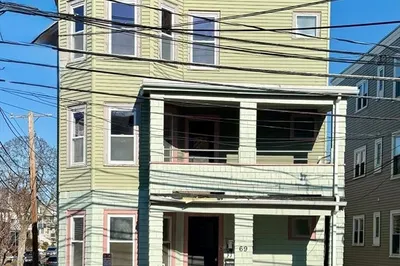 69 Conwell Ave #1