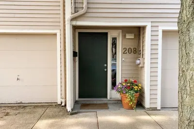 208 Charles St #208 1