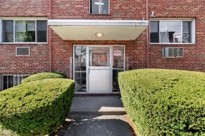 357 Faneuil St #12 1