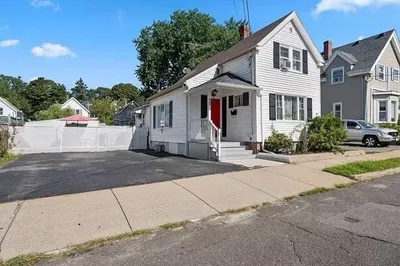 70 Glenwood St 1
