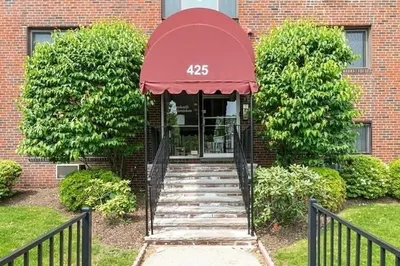 425 S Huntington Ave #2 1
