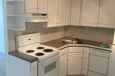 15 Staples Ave #23