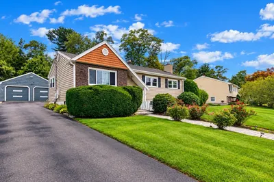 17 Acorn Dr 1