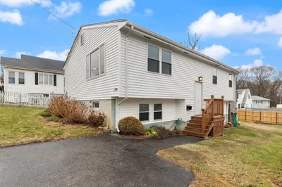 190 Reney St 1
