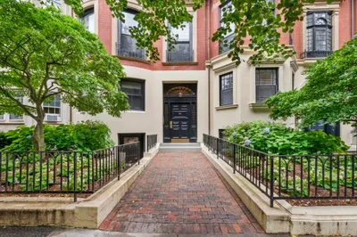 246 Beacon St #4A