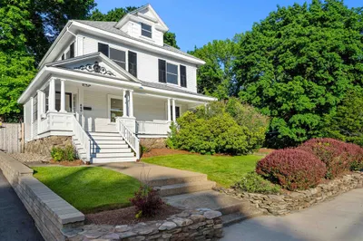 649 Main St 1