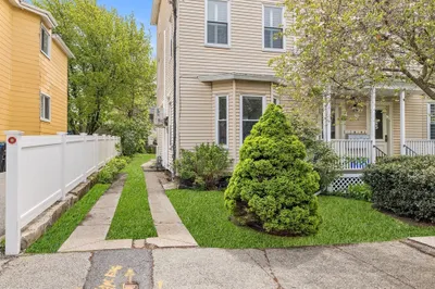 27 Prescott St #1 1