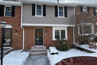 320 Newbury Street #402 1