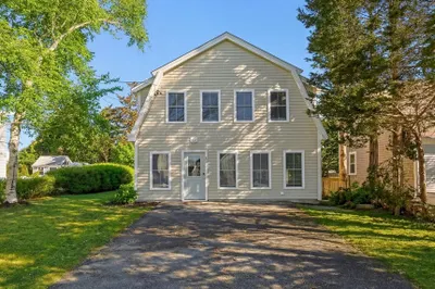 53 Dillingham Ave 1