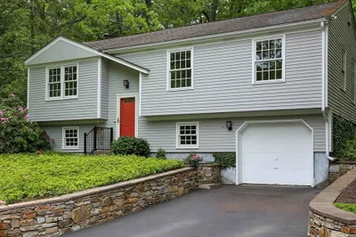 60 Wrentham Rd
