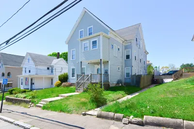 84 Ellis St 1