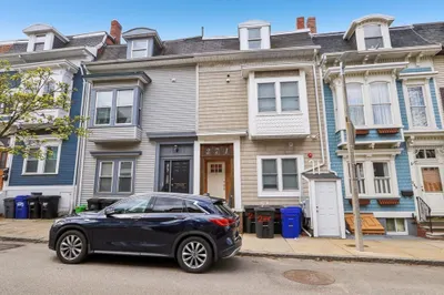 271 W 5th St 1