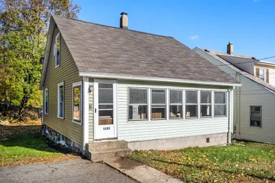 1133 Main St