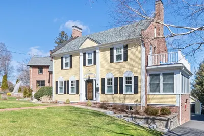 35 Hutchinson Rd 1