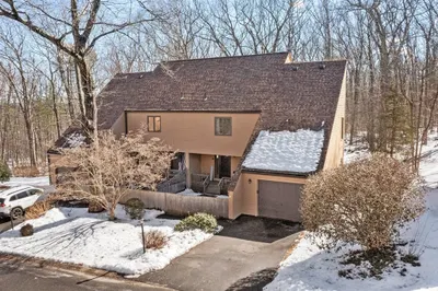 16 Emerson Way #16 1