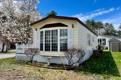 10 Robert Dr 1