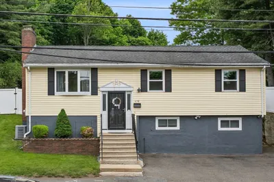 630 Lynnfield St 1