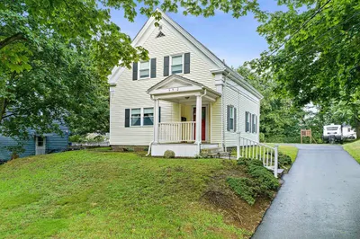 592 East St 1