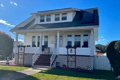 293 Rockdale Ave