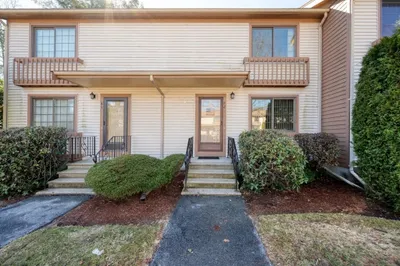 489 Turnpike Street #42