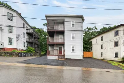 77 Oak St 1